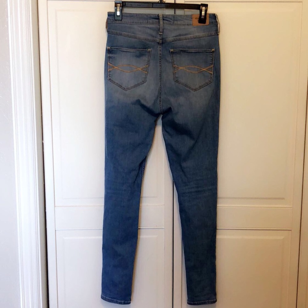 light blue high waisted skinny jeans